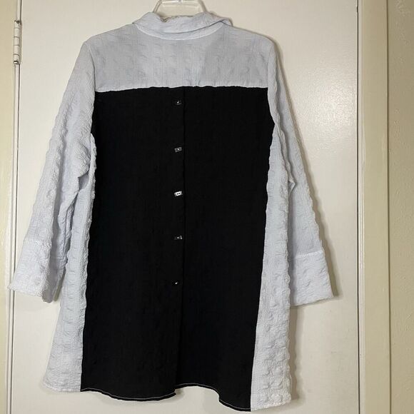 IC by Connie K crinkle long sleeve button down tunic size large - Picture 4 of 5